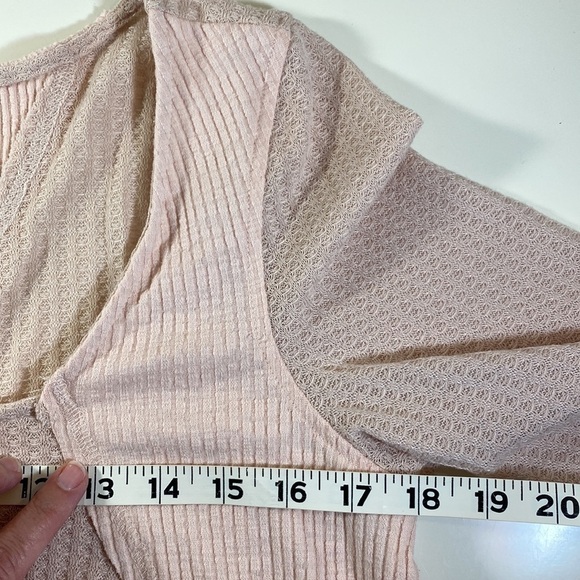 LISTCLE Long Sleeve Waffle Knit Top Dusty Pink Size M - Picture 10 of 12